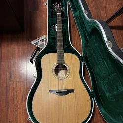 Takamine Acoustic Guitar w/ Hard Case – Excellent Condition