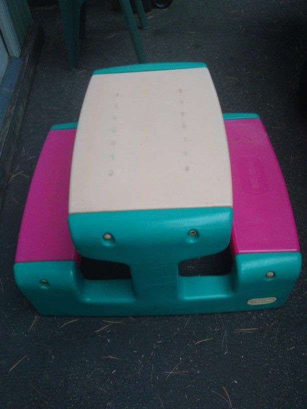 Little Tikes Children's Picnic Table