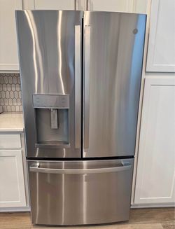 GE Refrigerator-can be delivered