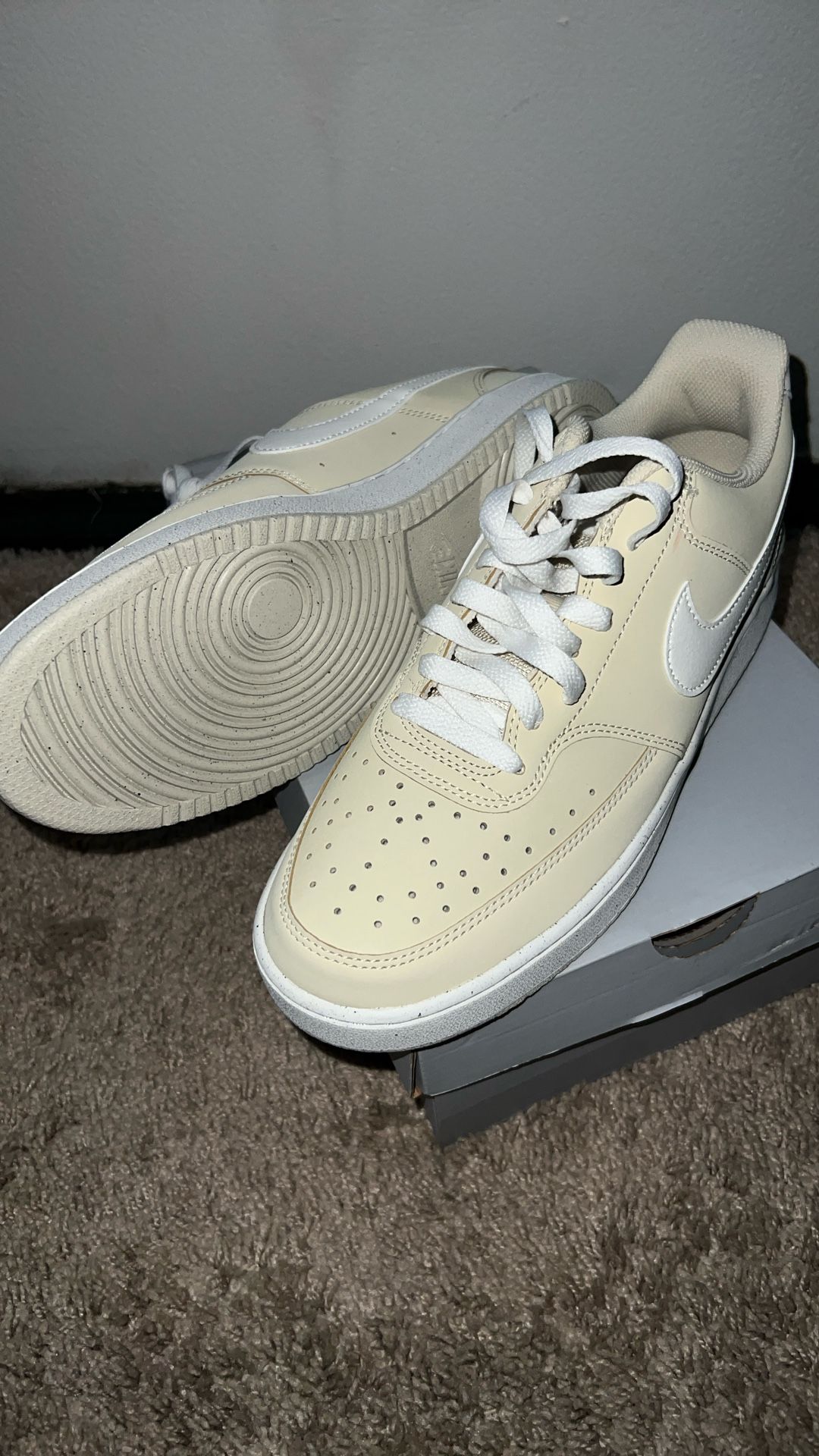 Nike Air Force 1 LV8 (GS) Brand New Size:9,5M