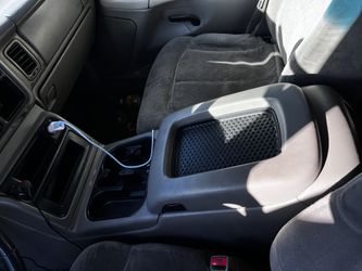 oem 99-07 chevy/gmc/Cadillac center console 