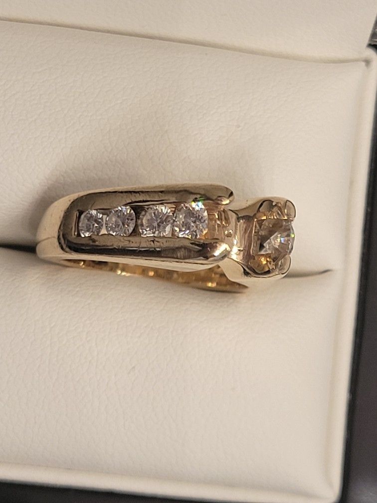 Beautiful 14kt Yellow Gold Semi Mount Engagement Ring