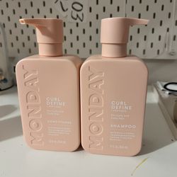 Monday Shampoo And Conditioner.