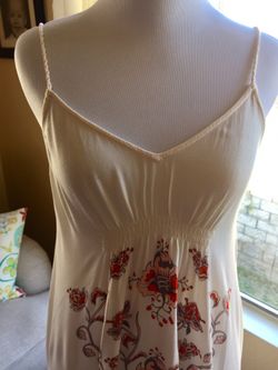 Pretty summer dress !! Size 4