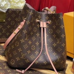 Hand-held crossbody shopping bag