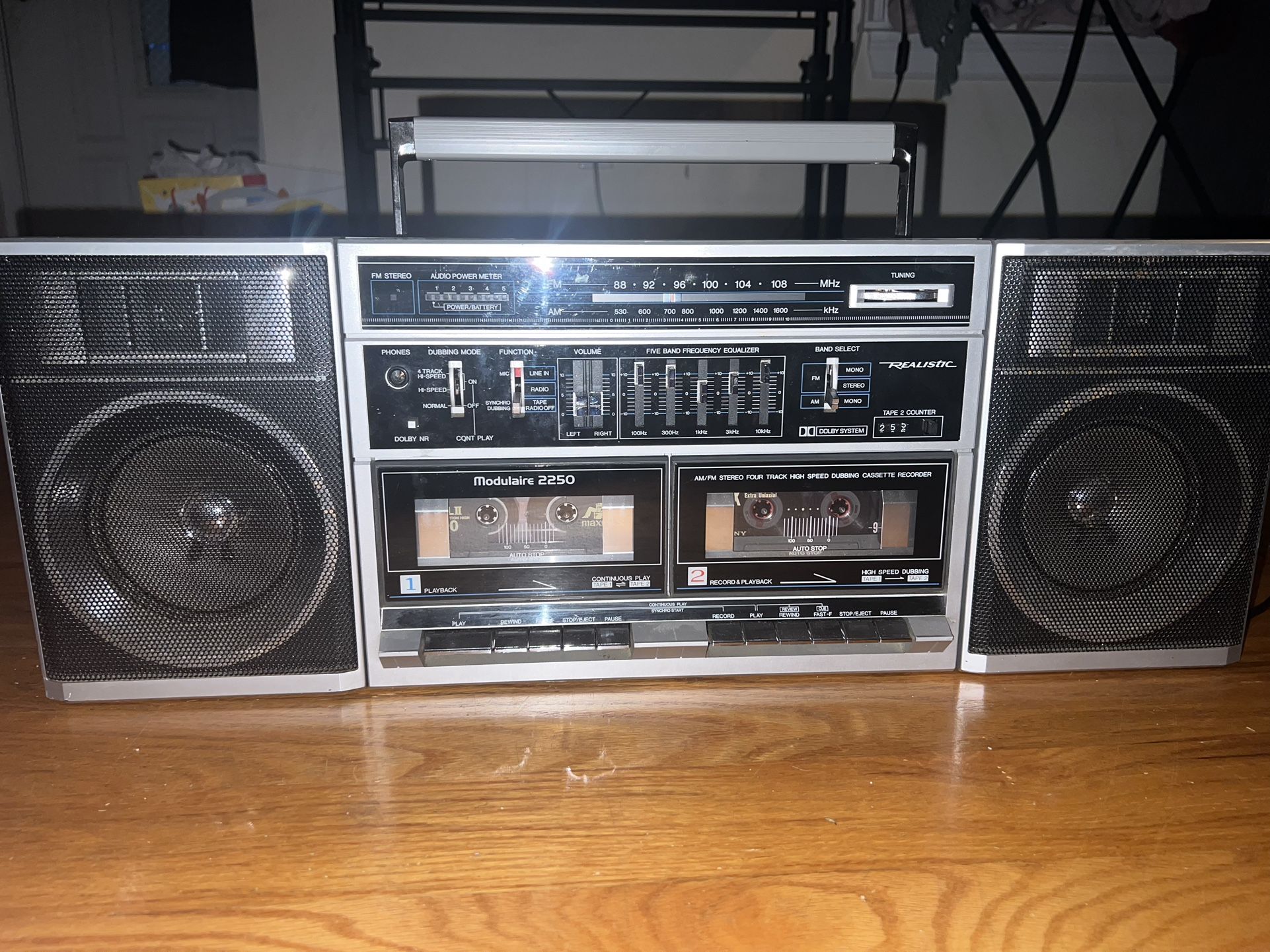 Vintage Realistic Modulaire 2250 Boombox (1980s)