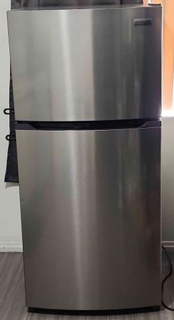 Frigidaire - 30 in. Wide 13.9 Cu. Ft. Top-Freezer Refrigerator