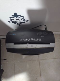 Omnitech Small Paper Shredder – Shreds 12 Sheets