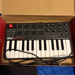 AKAI MPK MINI Keyboard And Pad Controller