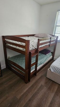 Twin over twin bunk bed/Litera
