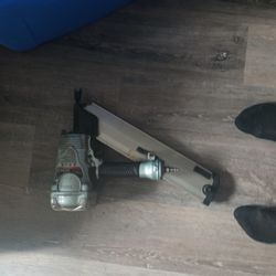 Hitatchi Nail Gun  Nr90ad 150$$$ 
