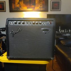 Fender Champion 300  2- Channels