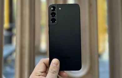 Samsung S22 Smartphone – Clean, Fast, Ready to Use