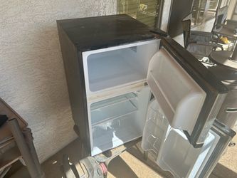 Compact fridge