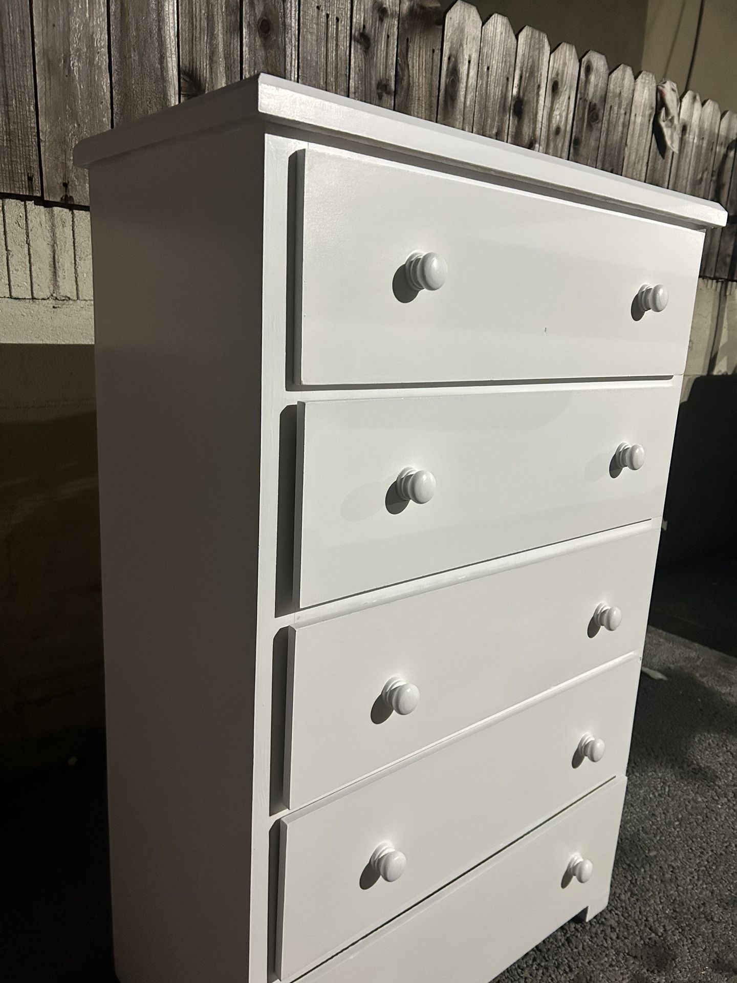 Beautiful 5 Drawers Dresser 