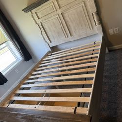 Queen Bed 