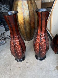 2 Vases 