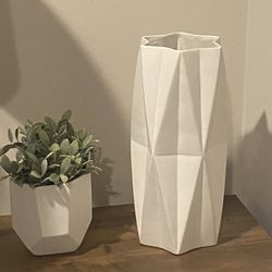White Matrix Ceramic Vase From CB2 Crate & Barrel H14” And 6” In Diameter 