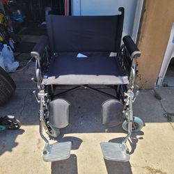 MEDLINE OVERSIZED OBESE WHEELCHAIR 27" WIDTH ELEVATED LEGREST CAPACITY 700 LBS HEAVY DUTY