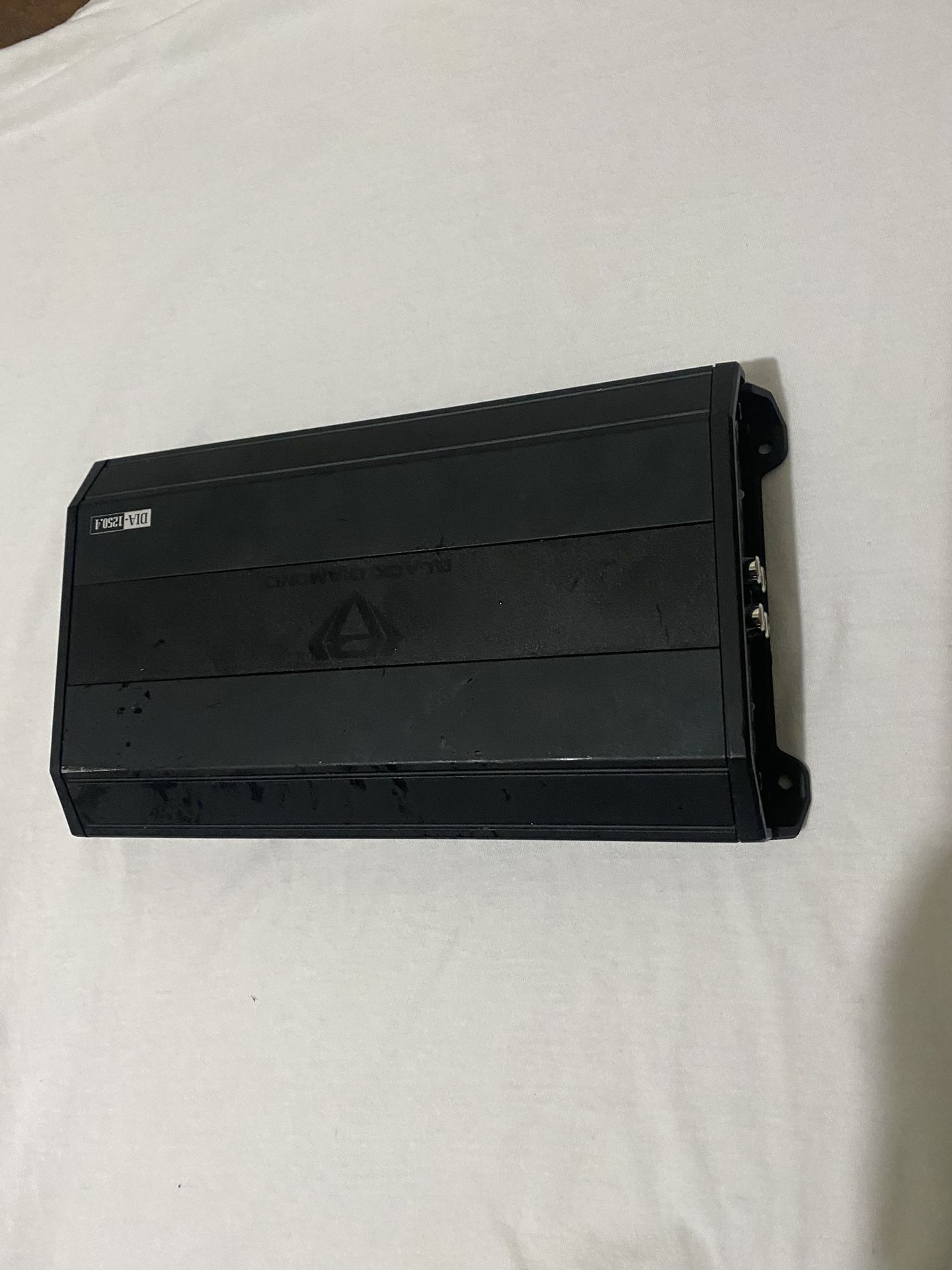 Amplifier Black Diamond Flat -1250 .4 Channels