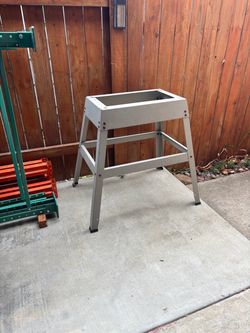 Metal Tool Stand with Open Top