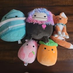 Lot of 5 Stuffed Animals (4 Squishmallows)