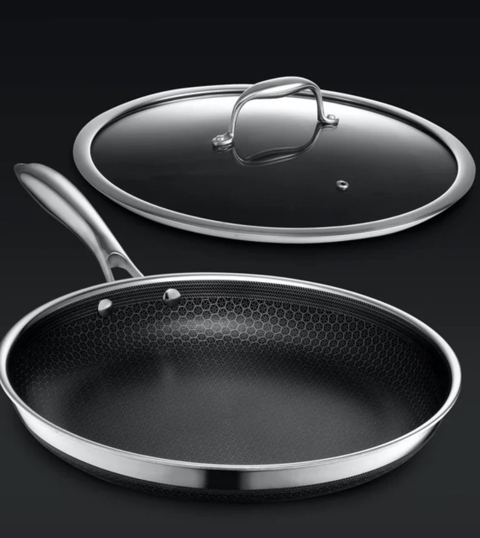 HexClad 12” Pan w/ Lid - Retail $169