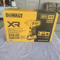 🔥$220 FIRM PRICE🔥 DeWalt DCF891 20V XR 4 speeds Cordless 1/2 in. BRUSHLESS Impact Wrench W/(1) 4ah Battery, Charger & bag.