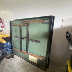 Ping Pong Table 