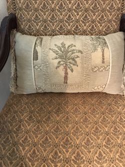 Indoor/ outdoor decorative pillow