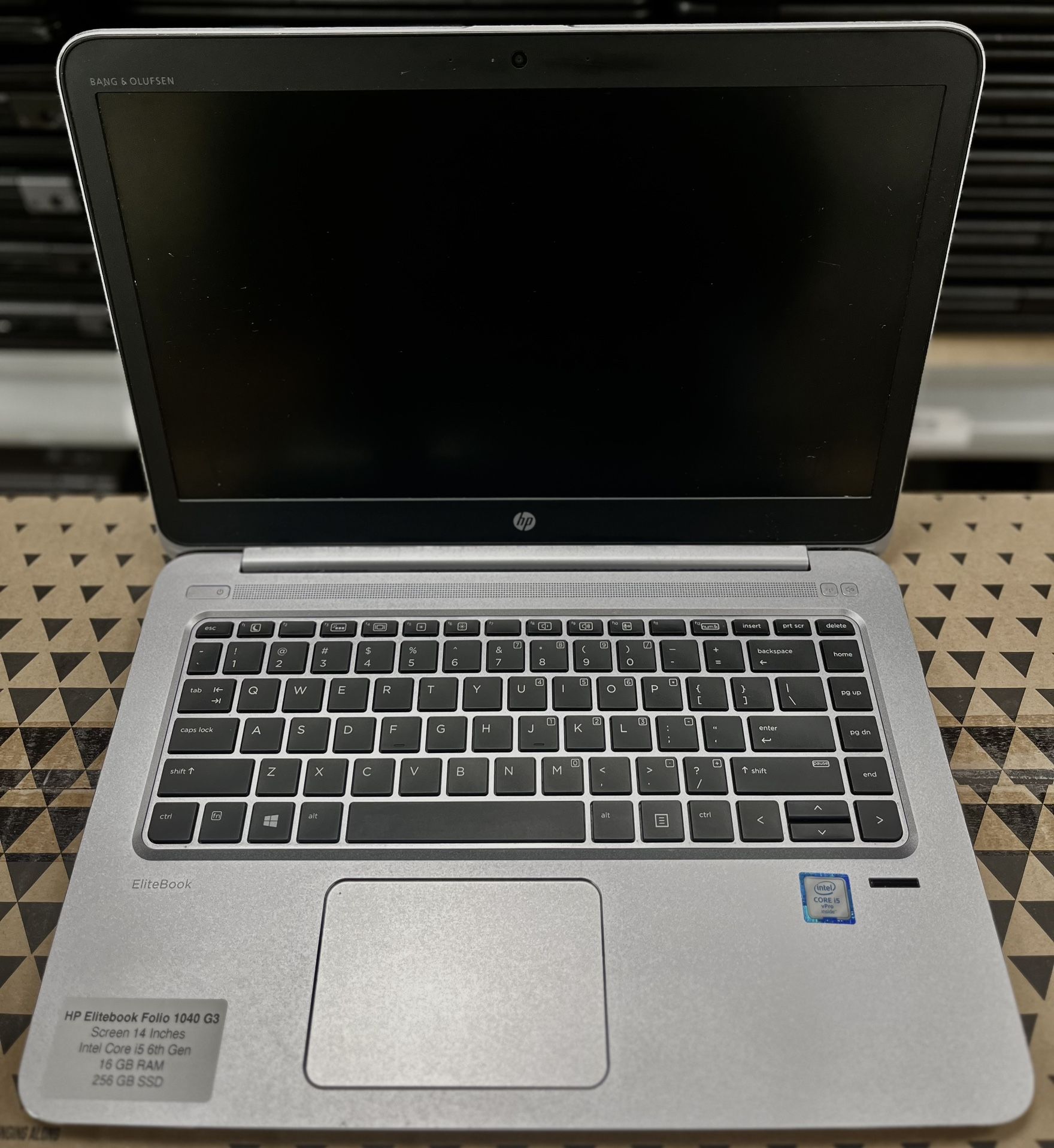 HP EliteBook Folio 1040 G3* Screen 14in Intel Core i5 6th Gen 16GB