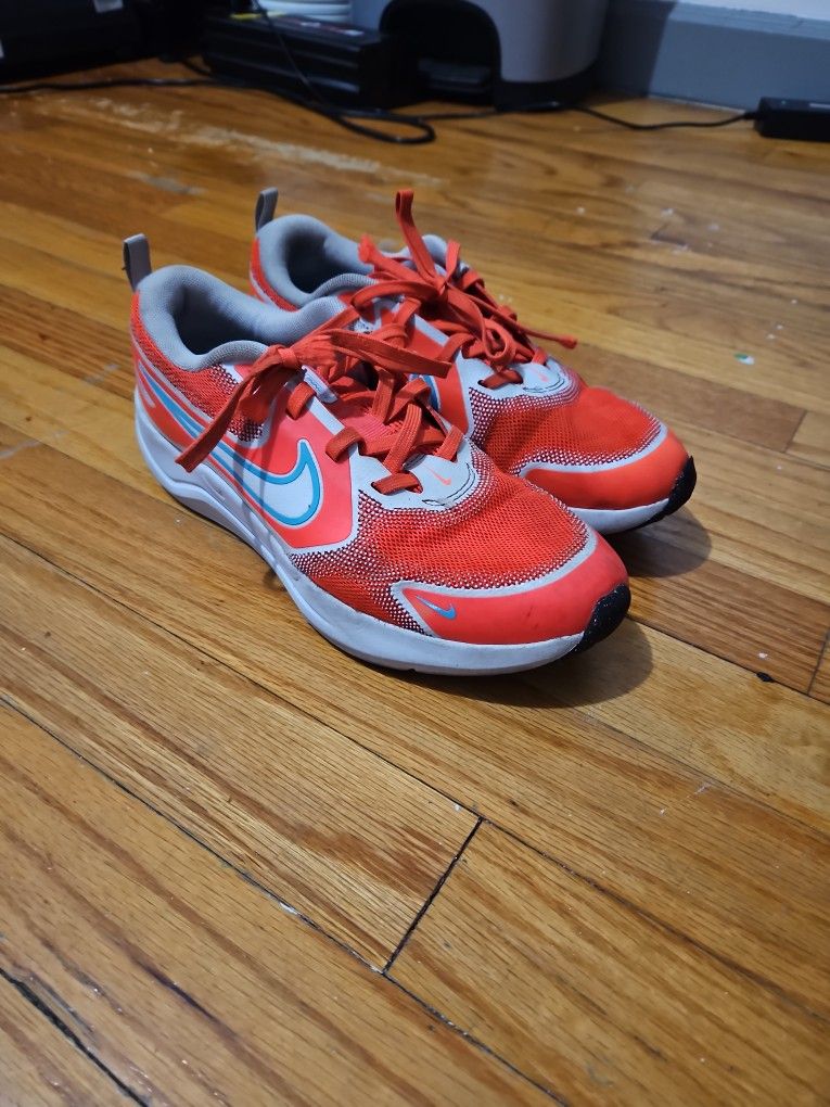 Nike Cosmic Runner