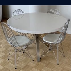 Beautiful Dining Table And Four Modern Chairs