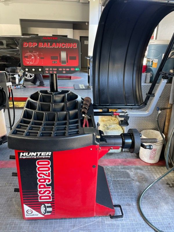 Hunter DSP9200 Tire Balancer