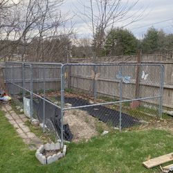 10x20  Stainless Steel Dog Pen Or Pig Pen Mint Condition You Come And Take Away  900$ Worth 1800$ 