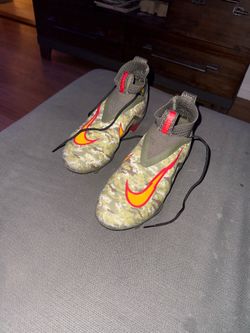 New Nike x Travis Kelce Alpha Menace Elite 3 (Size: 9.5)