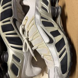 Nike shox Women’s Size 10