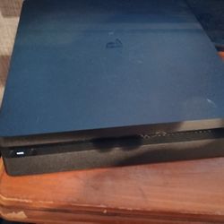 PS4 slim game Console