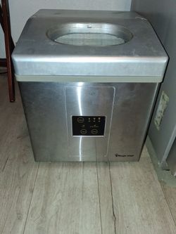 Portable ice machine