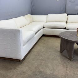 🛋️💥 Off White Sectional 💥 Free Delivery And Financing Available!
