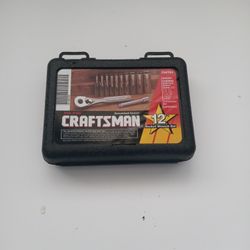 Craftsman 12 Piece Socket Wrench Set.