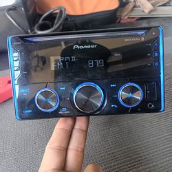 Pioneer Bluetooth Double Din Model FH-S520BT
