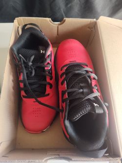 Kids basketball shoes