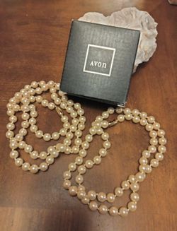Vintage Avon Pearl Necklace