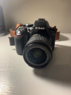 Nikon D5300 DSLR Camera w/lens