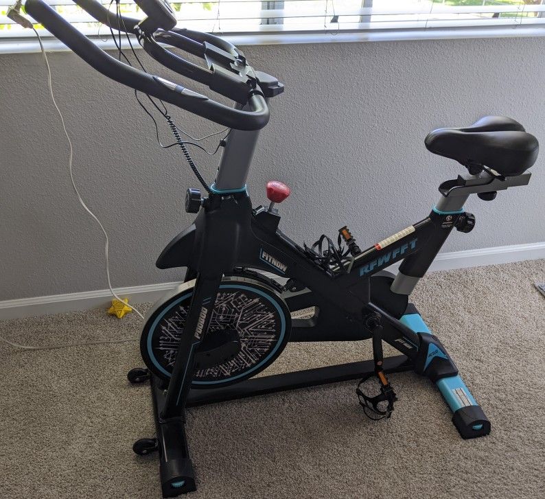Exercise Machine In Excellent Condition, Nothing Wrong With It, Firm Price And No Hold.