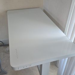 🖥️ Tresanti Geller Adjustable Height Desk – Electric Sit/Stand – Like New!