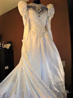 Wedding Dress... Never Worn