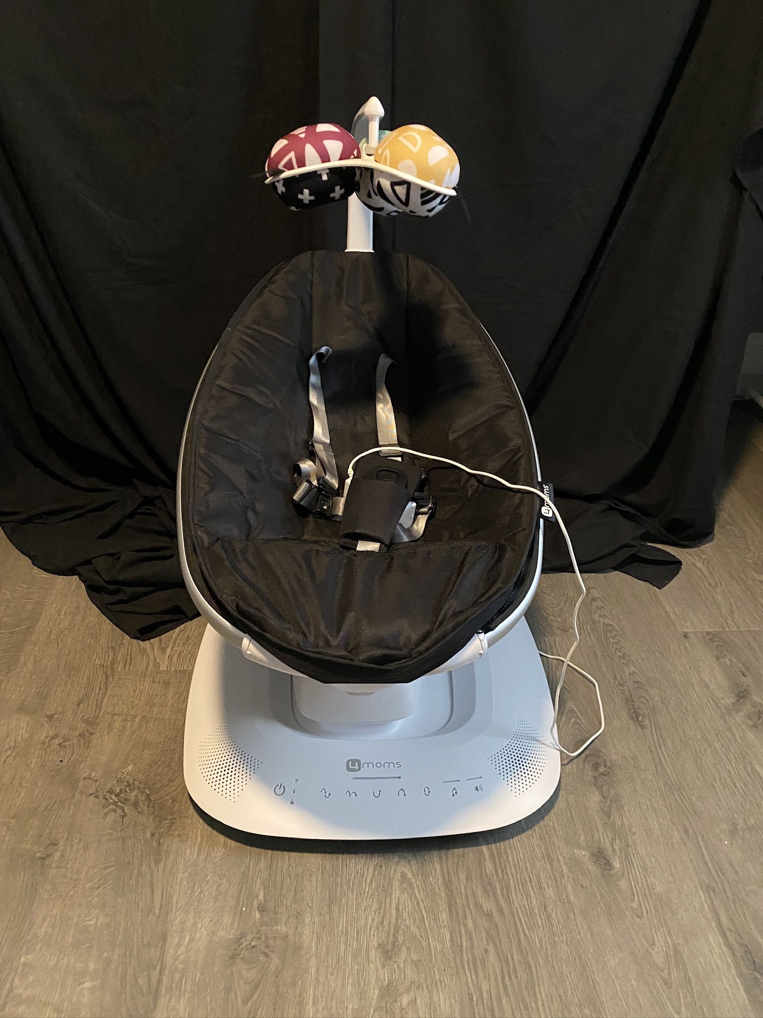 4moms mamaRoo Multi-Motion Swing Smart Connectivity - Black