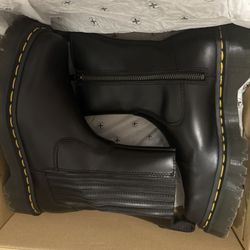 Women Dr  Martens Boots